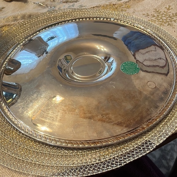 Vintage W.M. Rogers Silverplate 12” Diameter Chip and Dip Plate with 2 bowls EUC - Picture 4 of 6